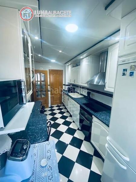 Foto b5604cd3-14f7-4a5f-a3c9-564cd83136cf. Pis amb calefacció aparcament a El Pilar Albacete