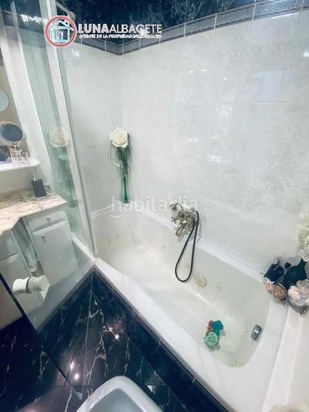 Foto bd11ab49-f851-476b-af6c-bee24d2b783f. Pis amb calefacció aparcament a El Pilar Albacete