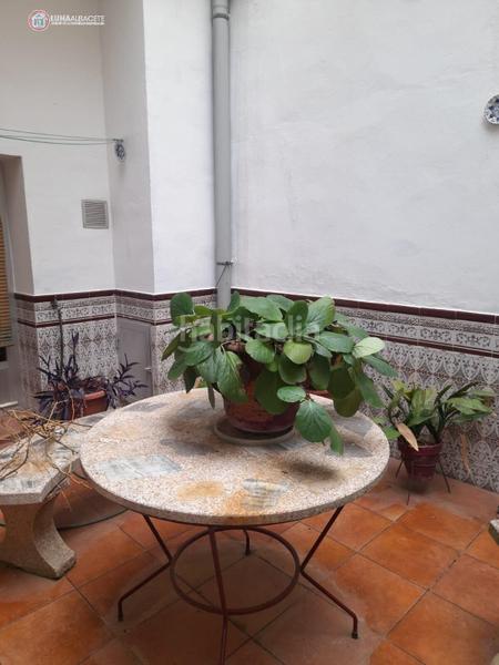 Foto 2ccb1581-804c-4abc-a9b8-53f2d6d16e20. Casa api luna inmobiliaria vende 500 metros de casa en Albacete