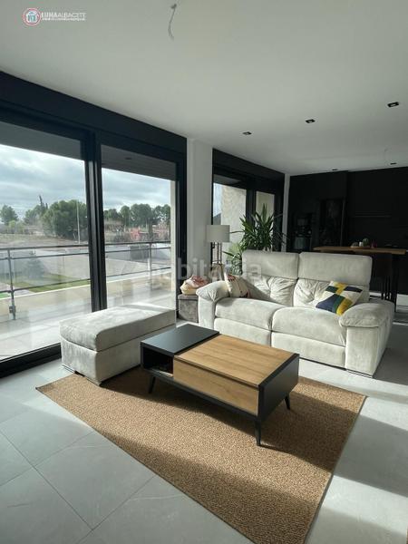 Foto 303cab59-0b78-49e0-a65a-cefc6594d006. Chalet api luna ab vende chalet, de lujo y diseño, urbano en Albacete