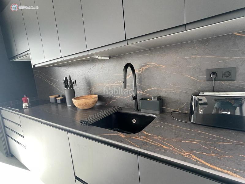 Foto c72659aa-e2c0-4d99-9247-8231ffd71761. Chalet api luna ab vende chalet, de lujo y diseño, urbano en Albacete