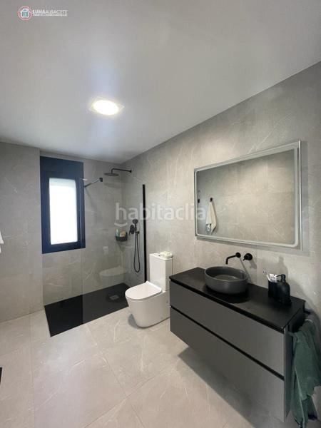 Foto d3ecaf49-96c8-49e6-82ab-08bb175f88fc. Chalet api luna ab vende chalet, de lujo y diseño, urbano en Albacete