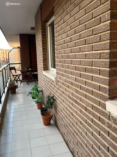 Foto ce5abfe9-9d55-474d-95e5-bc415d33a0bd. Piso api luna inmobiliaria vende pisogaraje zona parque en Albacete
