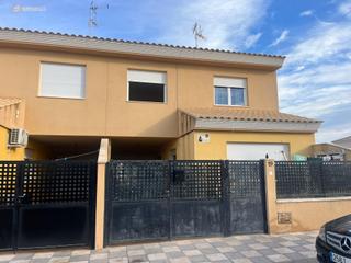 Maison jumelée à Casas de Juan Núñez. Api luna inmobiliaria vende adosado