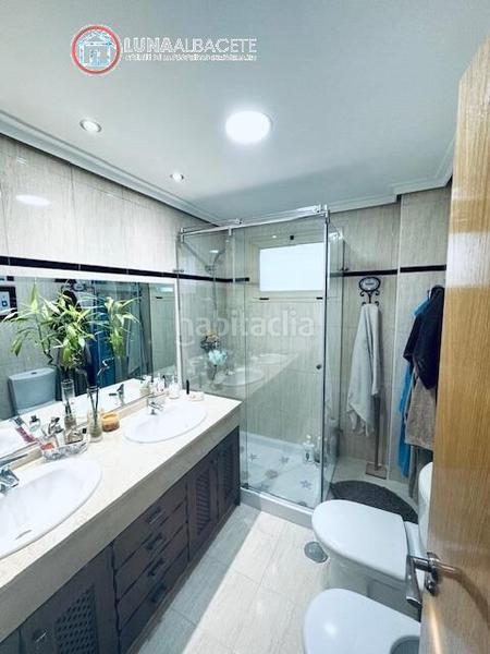 Foto 04746778-663d-4b24-ad6f-d8ed1ea57b22. Semi detached house with heating parking pool in Facultad de Medicina Albacete