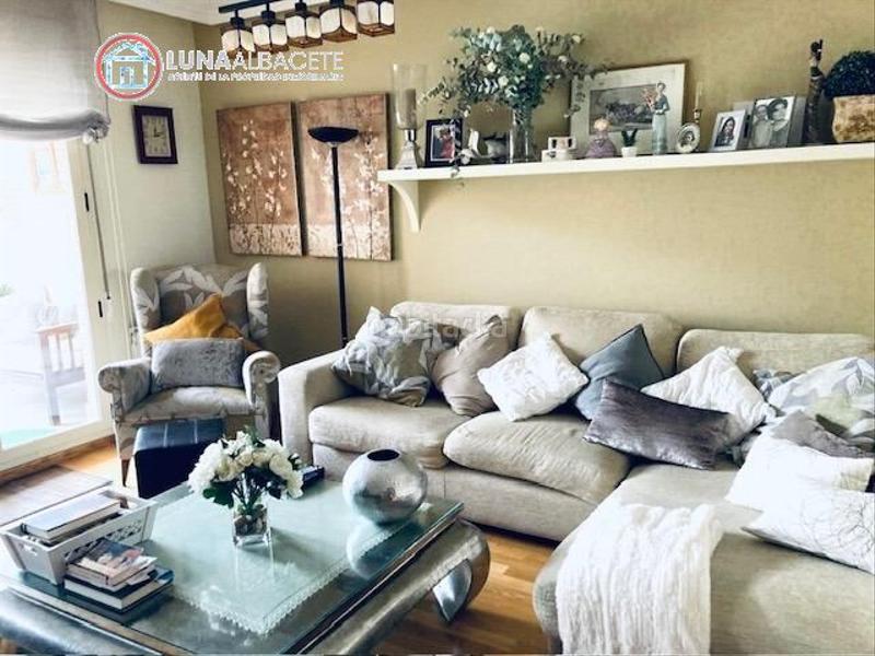 Foto 10eb3796-da2d-4caf-9b14-0354694cc81d. Semi detached house with heating parking pool in Facultad de Medicina Albacete