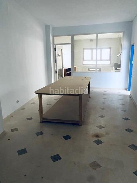 Foto 1dcf03f5-456d-42c2-83e6-dd6975c83c3a. Alquiler local comercial api luna alquila o vende local en simon abril en Albacete