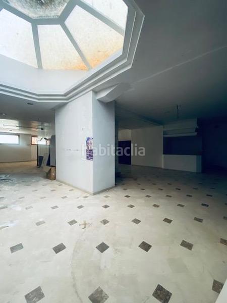 Foto 674fe165-b56a-4824-8159-6ea1a48eedcc. Alquiler local comercial api luna alquila o vende local en simon abril en Albacete