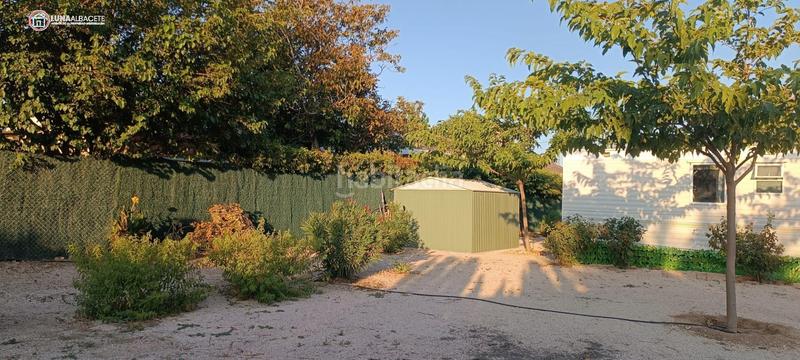 Foto ce23fe8b-b71f-4232-bd86-ee4b71cff961. Terreny residencial a Pedanías - Extrarradio Albacete