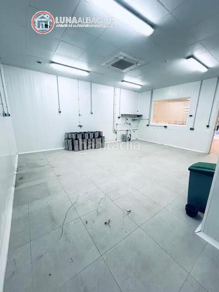 Foto d7fff53f-10e8-4d91-85fc-3efa17ff4512. Location local commercial dans Carretas - Pajarita Albacete