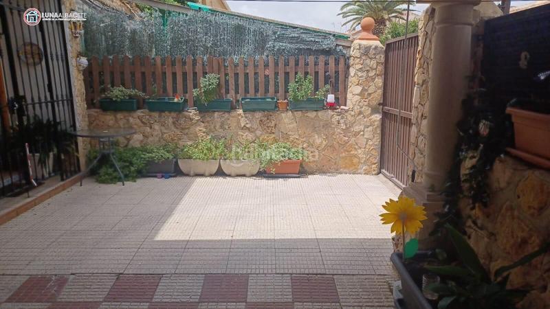 Foto 0a772405-17e9-4f6c-bbf3-71d7db5ed138. Chalet  en venta en feria, 4 dormitorios. en Albacete