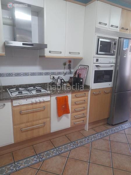 Foto d75b92b6-4313-489d-ae14-10339bbf4bef. Chalet  en venta en feria, 4 dormitorios. en Albacete