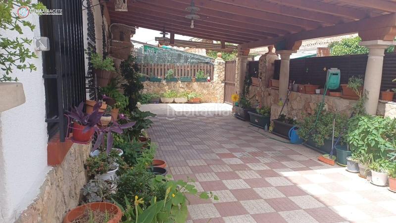Foto d7a04ac4-11e7-47ad-bee1-703cba4e723a. Chalet  en venta en feria, 4 dormitorios. en Albacete