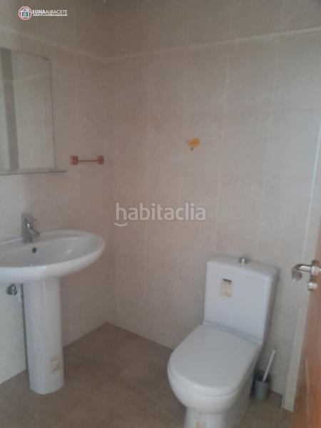 Foto b7c00f41-4a23-40d7-a3e2-eeec5f4529b8. Casa adosada adosado en venta en centro, 4 dormitorios. en Gineta (La)