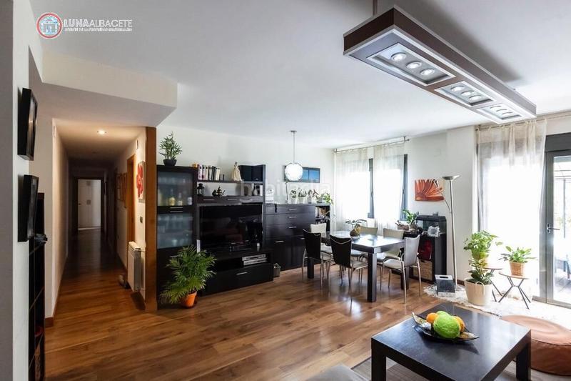 Foto 4d61f36b-4e9c-4f55-8232-4ba9a9c7ba6f. Piso  en venta en Facultad de Medicina, 4 dormitorios. en Albacete