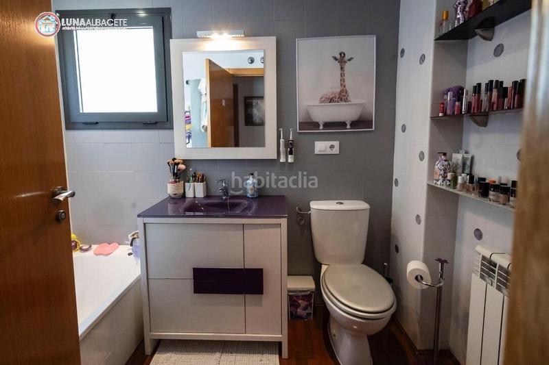 Foto a9da1695-1712-4e5b-b160-f4251b1a3f2b. Piso  en venta en Facultad de Medicina, 4 dormitorios. en Albacete