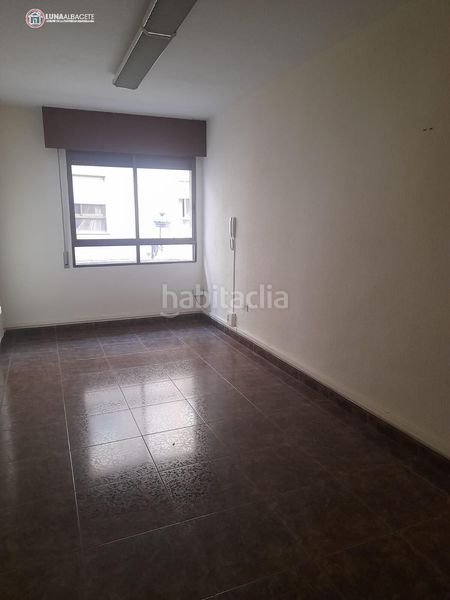 Foto ed358916-abe9-4112-8895-76c3d2d00faf. Miete büro mit heizung in Centro Albacete