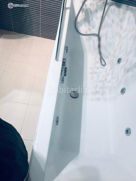 Foto 101a231a-7966-4008-9540-55fd45b25263. Casa adossada amb calefacció a Facultad de Medicina Albacete