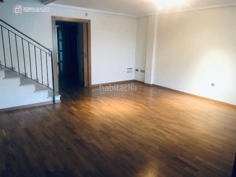 Foto 2099077f-b0e1-4673-b717-d2418b46bdbf. Casa adossada amb calefacció a Facultad de Medicina Albacete