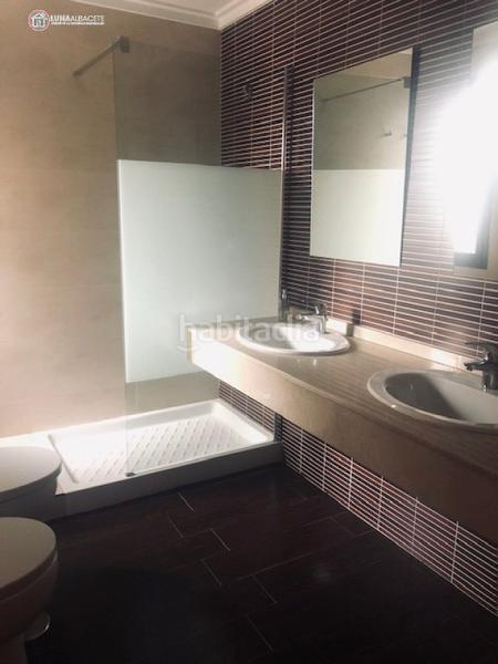 Foto 4c16d02a-3c67-4a1b-a598-3c2e41e656b1. Casa adossada amb calefacció a Facultad de Medicina Albacete