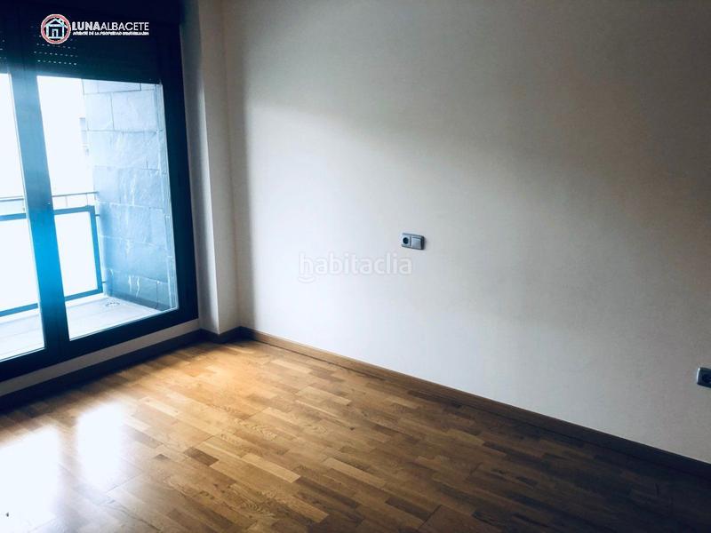 Foto 75fe8595-44e7-4160-b136-fc9ab7eb9c3c. Casa adossada amb calefacció a Facultad de Medicina Albacete