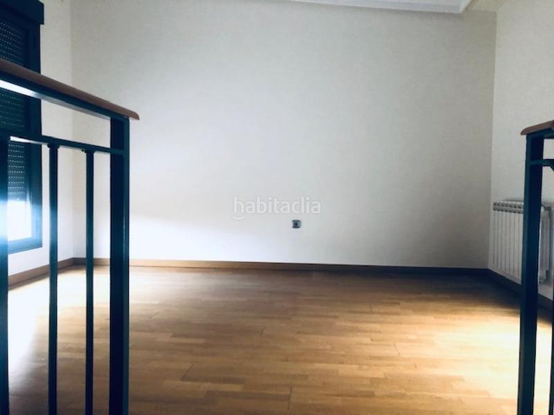 Foto 9749c75f-3d58-4e25-90c0-3f315fccd6a5. Casa adossada amb calefacció a Facultad de Medicina Albacete