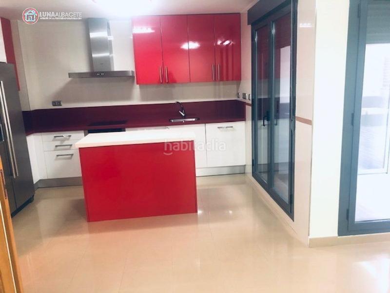 Foto b91d14ee-db9f-425f-8dd7-c1f6112dac92. Casa adossada amb calefacció a Facultad de Medicina Albacete