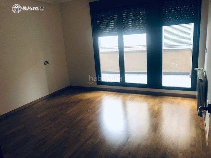 Foto e1415bbc-b13a-4c11-a3e6-31baa7baa029. Casa adossada amb calefacció a Facultad de Medicina Albacete