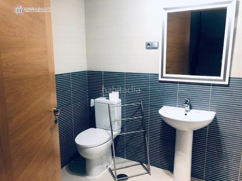 Foto e9899685-de79-4ee3-9a0a-d52483cdb3fb. Casa adossada amb calefacció a Facultad de Medicina Albacete