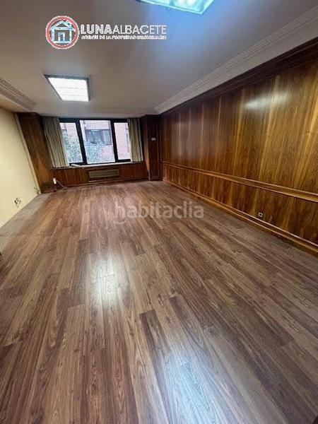 Foto 9aed2db7-c6d4-4f1f-8f83-e00dbc33cb2a. Bureau avec chauffage dans Estación Albacete