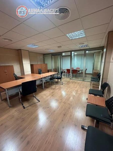 Foto e70169d4-1172-4bd8-9fbf-ab0c8ca37d98. Bureau avec chauffage dans Estación Albacete