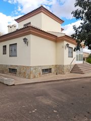 Xalet en Pedan�as - Extrarradio. Chalet en venta en carretera las pe�as, 7 dormitorios.