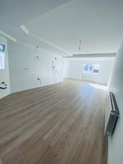 Pis  Cervantes. Piso en venta en centro, 3 dormitorios.