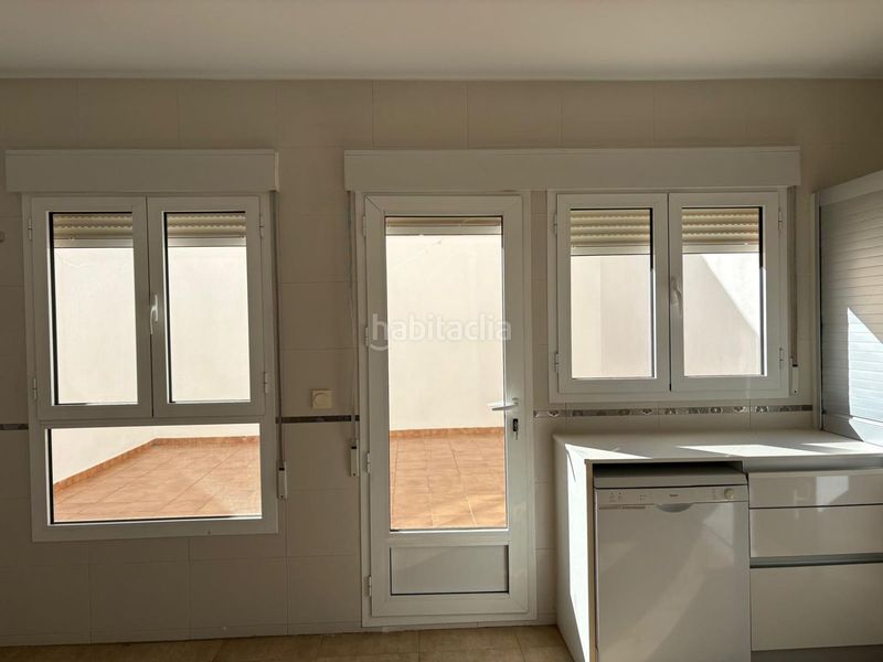 Foto a13c8aa3-c785-4e2f-8b07-6bc78bf7136d. Casa adossada amb calefacció aparcament a Ensanche - Franciscanos Albacete
