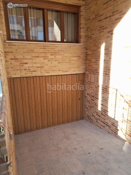 Foto 1d08e951-adda-414c-a78a-91b9e80d1edb. Casa amb calefacció aparcament a Ensanche - Franciscanos Albacete