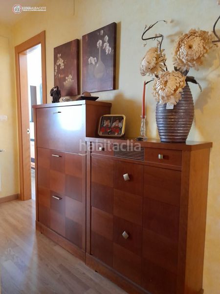 Foto e516facb-9df8-4273-9b68-36417628c5a8. Casa amb calefacció aparcament a Ensanche - Franciscanos Albacete