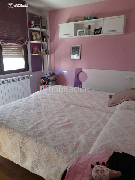 Foto e58c07fc-d4e5-48bf-9802-9d684a03fdd9. Casa amb calefacció aparcament a Ensanche - Franciscanos Albacete
