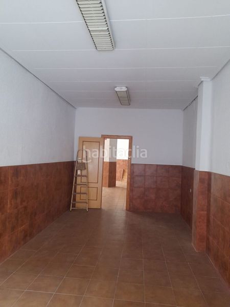 Foto e97080af-fa94-4905-8471-3095067dd3ab. Local comercial a Fátima Albacete