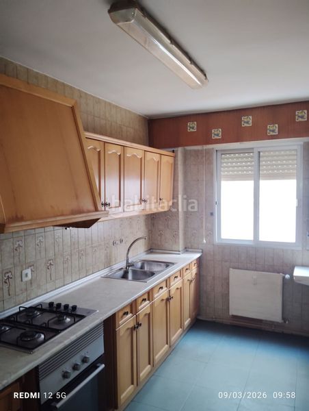 Foto e8bc3cc8-e6ad-4aab-90e0-3bccc1b9cbfe. Pis amb aparcament a Centro Albacete