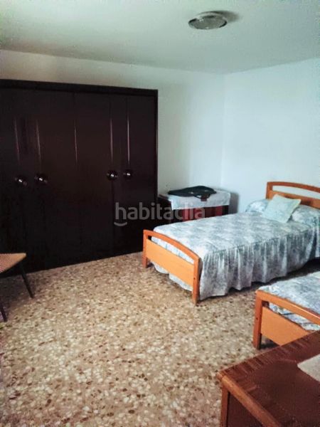 Foto c1df0def-7a03-4233-b5c2-770d2b993c6f. Casa amb calefacció aparcament a Robledo