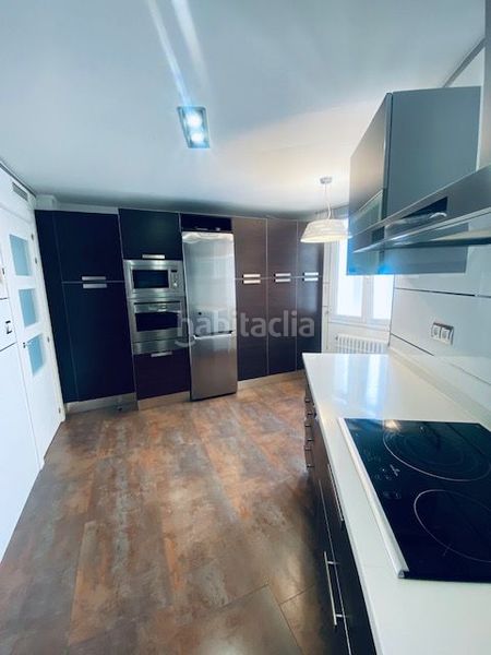 Foto 79a9fe34-9f24-41d3-80ee-f3227fdf2496. Apartament amb calefacció aparcament a Centro Albacete
