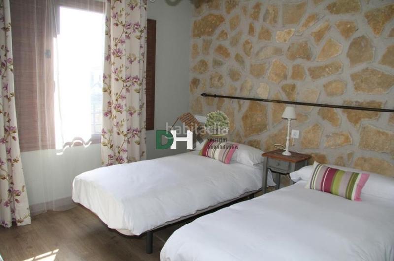 Foto f0a417a8-bf6a-4c19-a816-90c57ef4a29d. Casa amb calefacció aparcament piscina a Valdefuentes