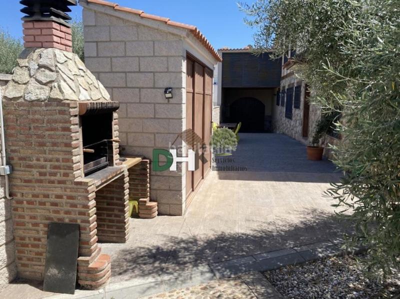 Foto feb51f7b-d5eb-4b27-a800-69fd9a92d0bd. Casa amb calefacció aparcament piscina a Valdefuentes