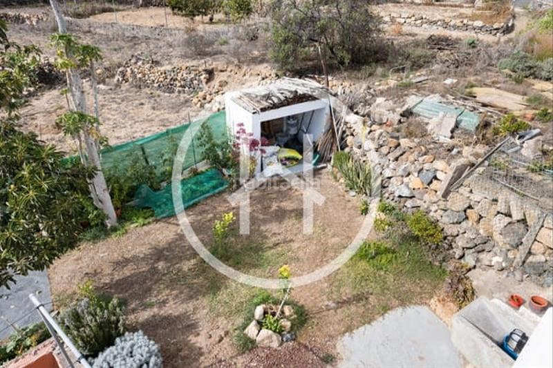 Foto ba03114a-6d4f-4891-b644-bd64155b81b5. Casa amb aparcament a Fasnia