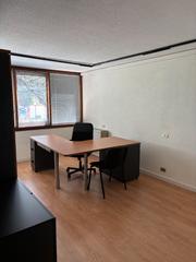 Lloguer Oficina a Avenida francisco la roche 41. Despachos individuales de varias medidas desde 17 m2 a 6 m2 en o