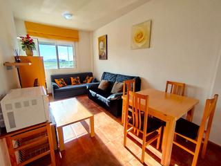 Apartament a Formentera del Segura. Presentamos este muy luminoso apartamento de primera planta, ubi