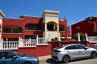 Casa a La Florida. Nos complace presentar al mercado este encantador bungalow en pl