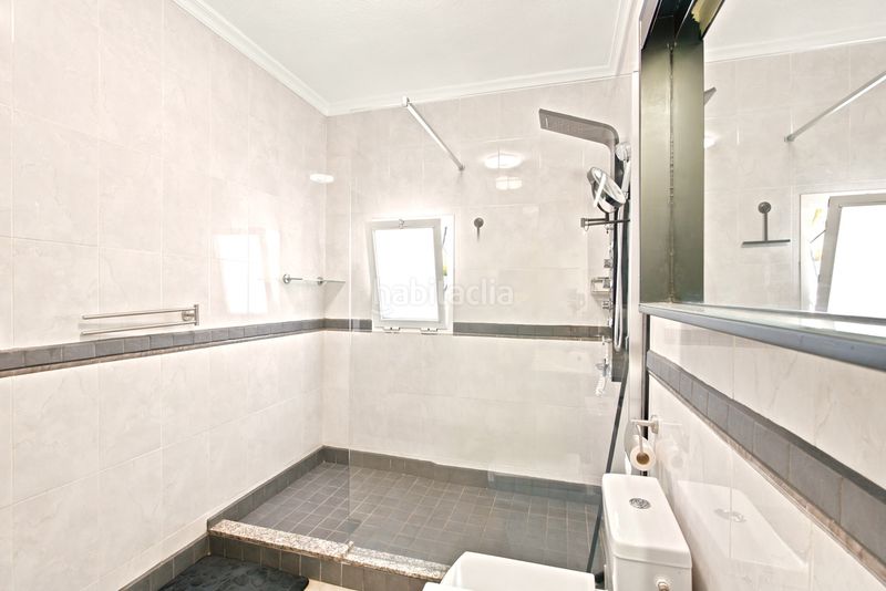 Foto 7801c05e-1755-41aa-9ae4-fd4c041e9a23. Casa amb piscina a Rojales