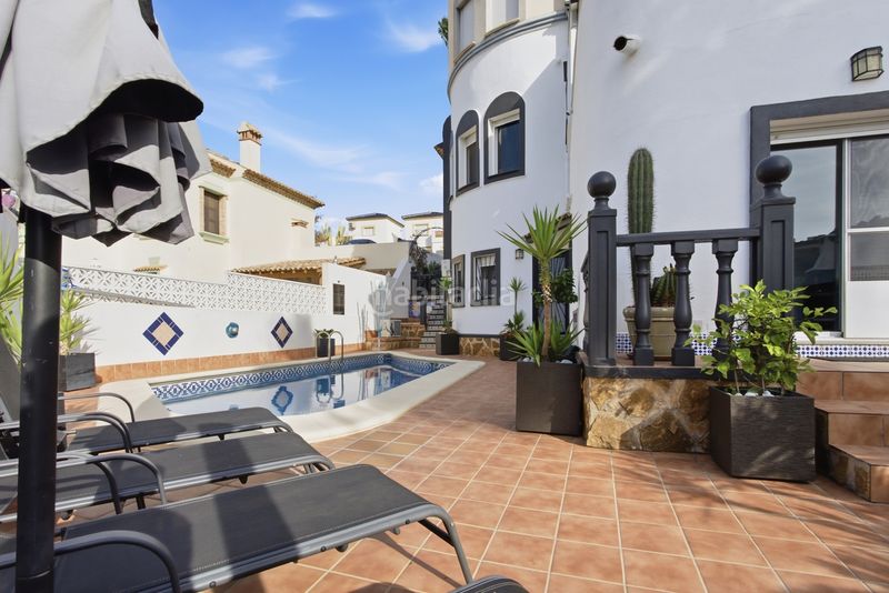 Foto aa042b6a-63ec-4984-a28d-ffe4ab3cf824. Casa amb piscina a Rojales