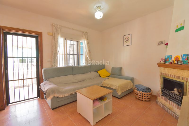 Foto 48e286e4-bef0-4396-a2a5-a80a205a47c6. Casa adossada a Algorfa